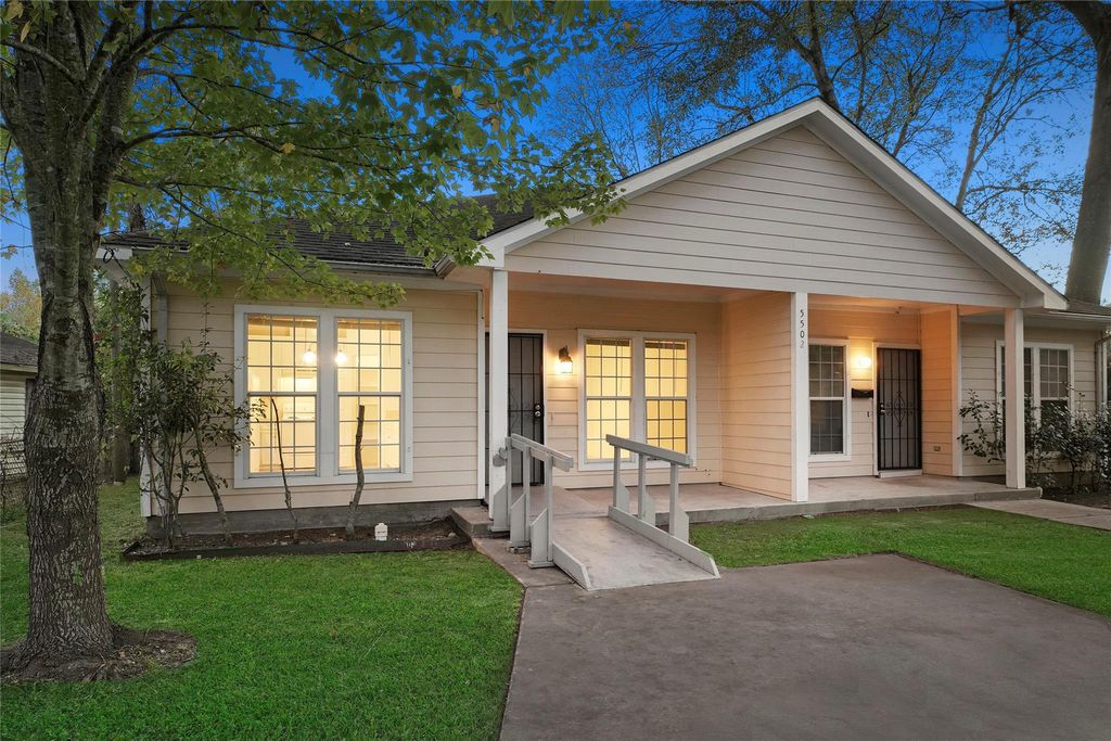 Photo of 5502 Finch Street #B, Houston, TX 77028 (MLS # 81661474)