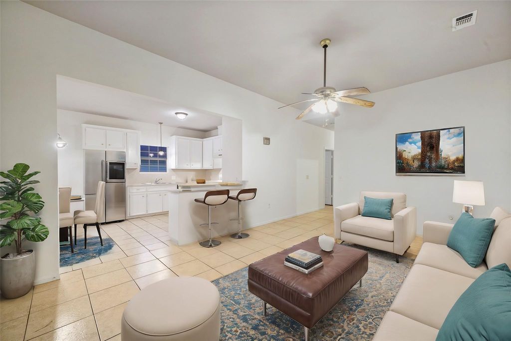 Photo of 5502 Finch Street #B, Houston, TX 77028 (MLS # 81661474)