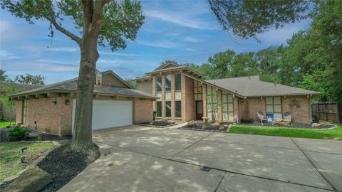 Photo of 3406 Deerwood Lane, Missouri City, TX 77459 (MLS # 35600363)
