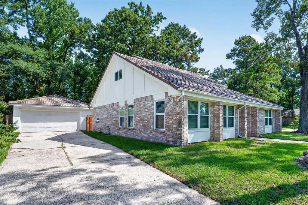 Photo of 3631 Glenwood Springs Drive, Houston, TX 77345 (MLS # 3983180)