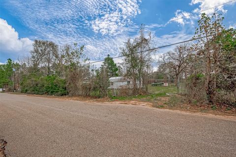 Tiny photo for 13727 Adams Lane, Pinehurst, TX 77362 (MLS # 91496365)
