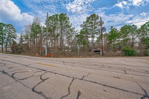 Tiny photo for 13727 Adams Lane, Pinehurst, TX 77362 (MLS # 91496365)