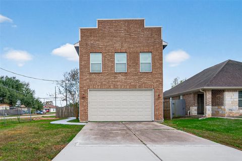 Photo of 146 Disney Street, Arcola, TX 77583 (MLS # 15857582) Photo of 146 Disney Street, Arcola, TX 77583 (MLS # 15857582)