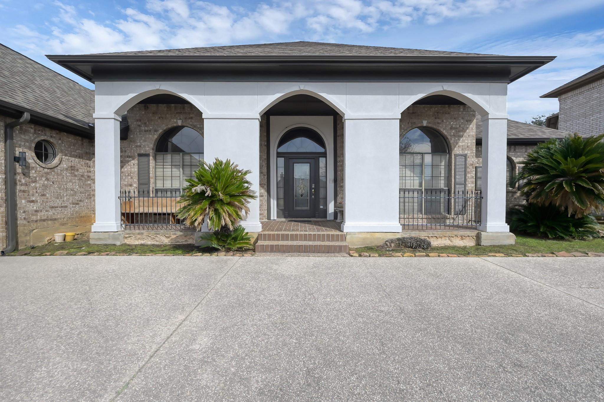 135 April Waters Drive N
