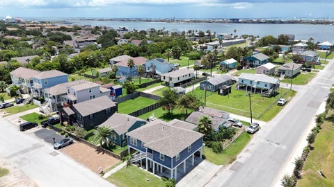Tiny photo for 6902 Avenue P, Galveston, TX 77551 (MLS # 74381264)