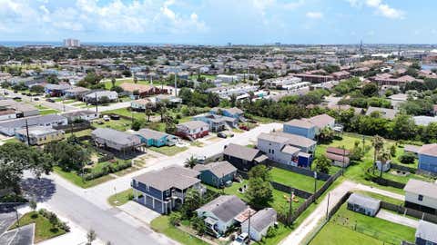 Tiny photo for 6902 Avenue P, Galveston, TX 77551 (MLS # 74381264)