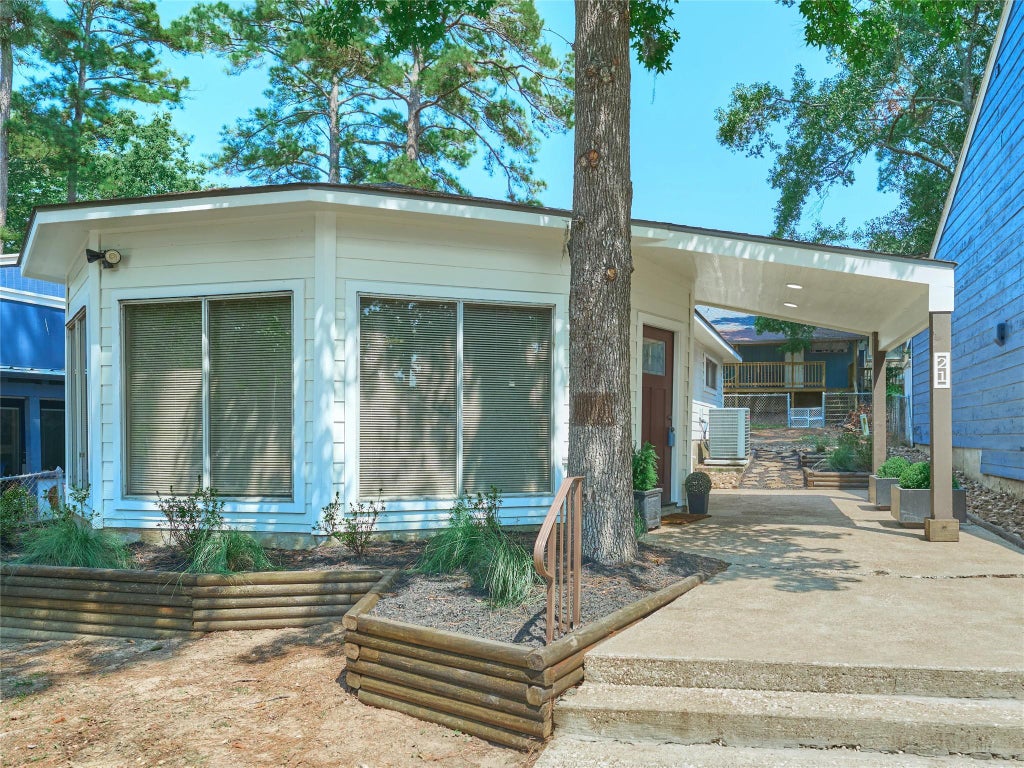 Photo of 21 Harbour Lane, Coldspring, TX 77331 (MLS # 45451324)