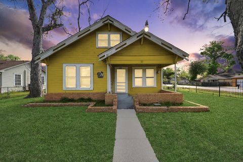 Photo of 7302 Schneider Street, Houston, TX 77093 (MLS # 74745918)