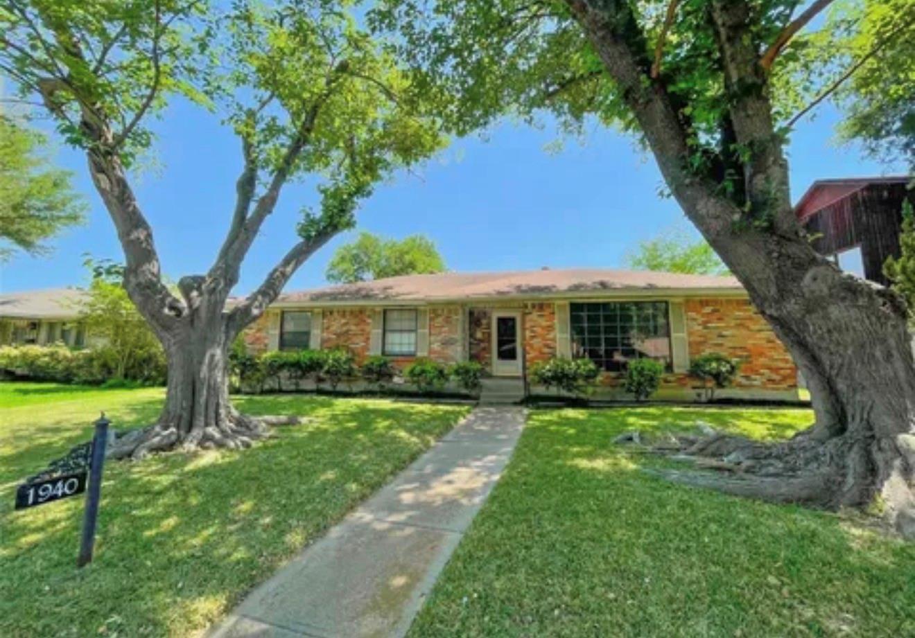 1940 Shady Glen Lane