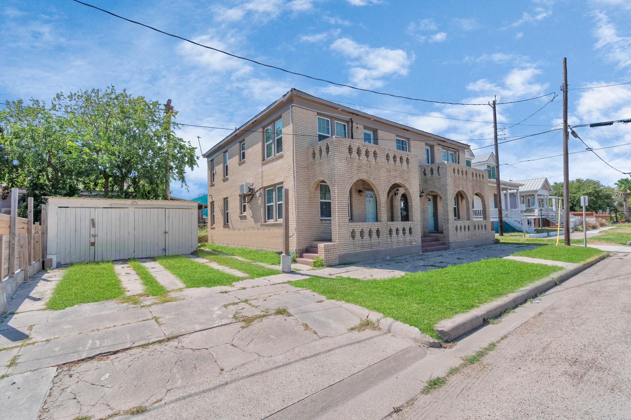 915 8th Street