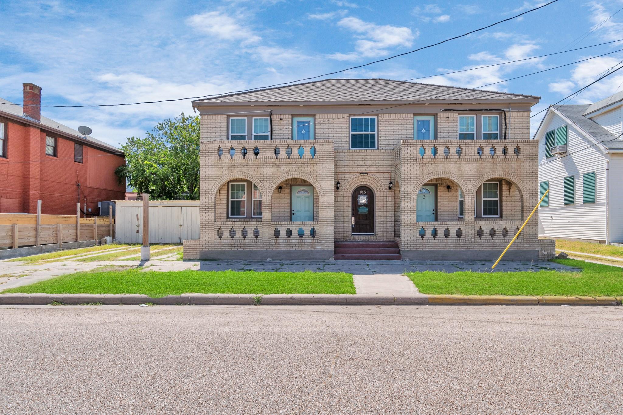 915 8th Street
