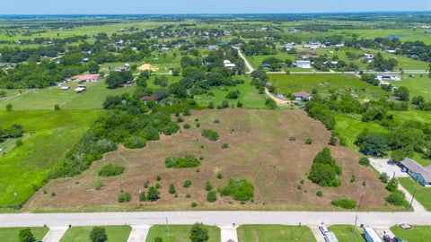 Vacant Land For Sale - 5815 Wild Flower Road<br/> Austin County, Sealy, TX 77474