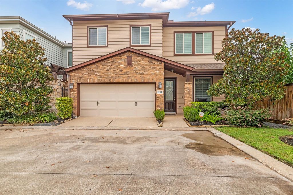 Photo of 8802 Narrow Leaf Street, Houston, TX 77080 (MLS # 10689257)