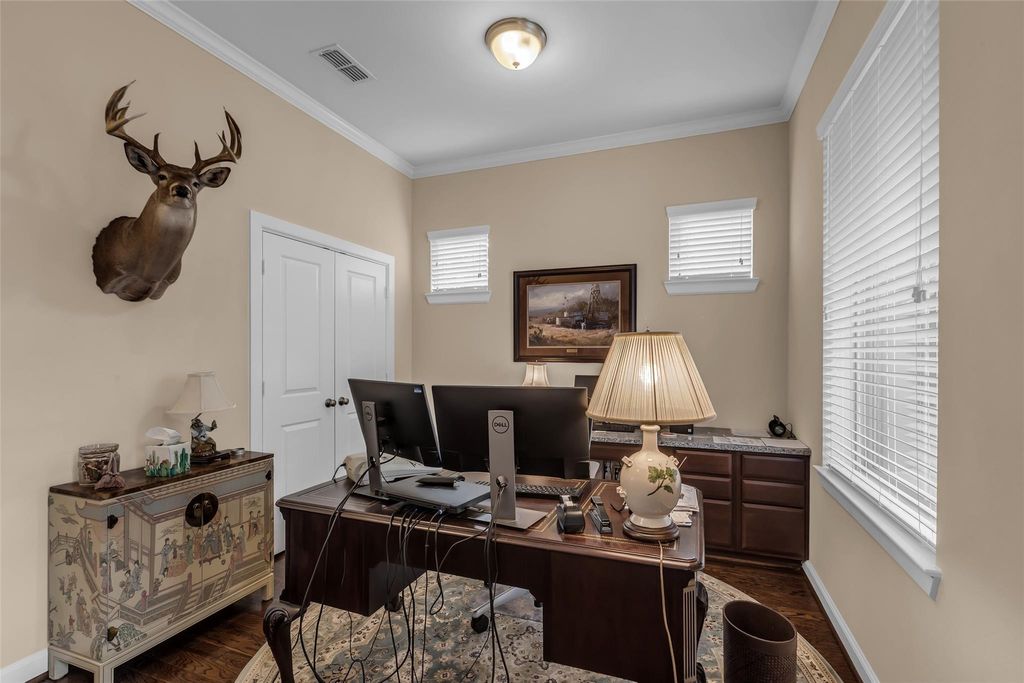 Photo of 8802 Narrow Leaf Street, Houston, TX 77080 (MLS # 10689257)