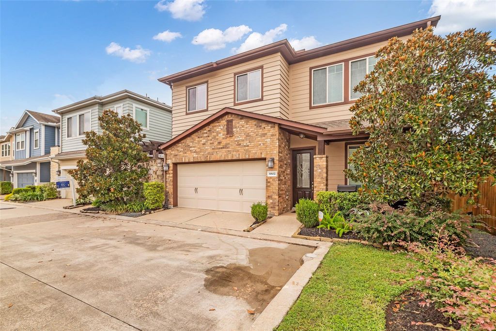 Photo of 8802 Narrow Leaf Street, Houston, TX 77080 (MLS # 10689257)