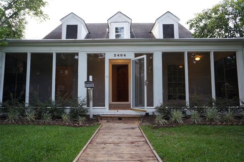Photo of 2404 Nottingham Street, Houston, TX 77005 (MLS # 39700926)
