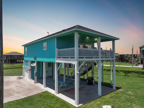 Photo of 928 Olive Drive, Crystal Beach, TX 77650 (MLS # 49011060)