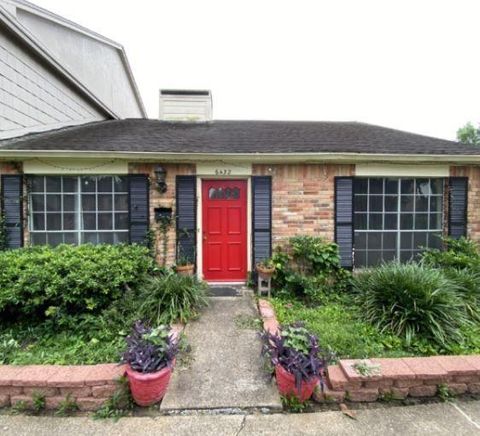 Photo of 6432 Bankside Drive, Houston, TX 77096 (MLS # 74921316)