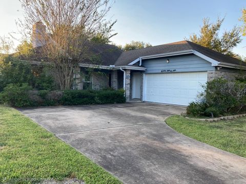 Photo of 3002 Avanti Court, Pearland, TX 77584 (MLS # 92014723)