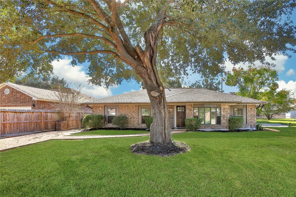 Photo of 3022 Sparrow Street, Houston, TX 77051 (MLS # 74559530)