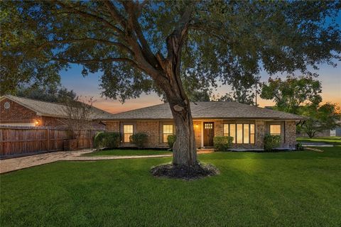 Photo of 3022 Sparrow Street, Houston, TX 77051 (MLS # 74559530)