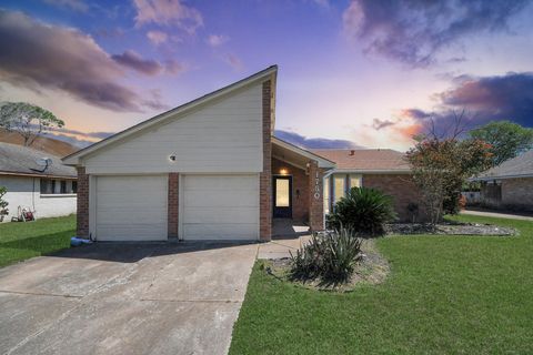 Homes For Sale - 1750 Hilton Head Drive<br/> Missouri City, TX 77459