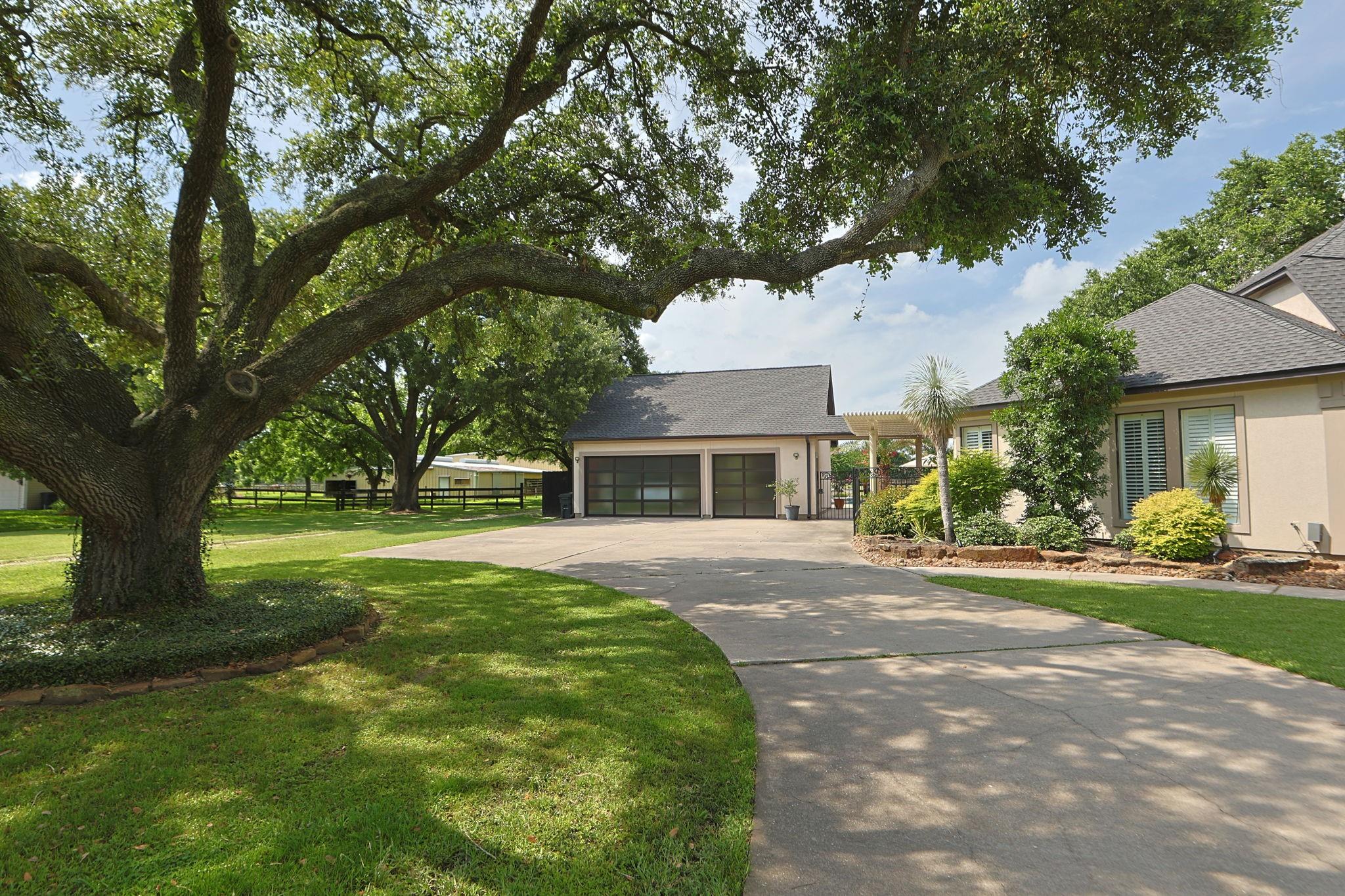 17514 Queenslake Drive