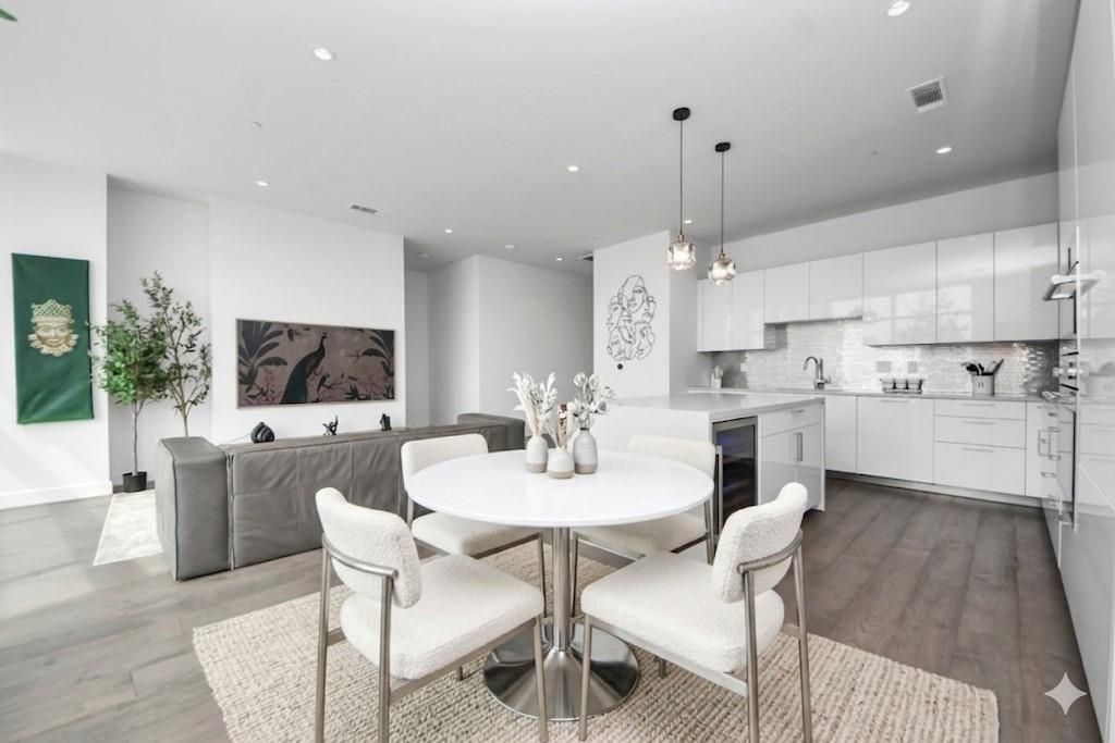 Photo of 4521 San Felipe Street #1904, Houston, TX 77027 (MLS # 76694599)