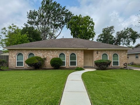 Photo of 1307 Hitherfield Drive, Sugar Land, TX 77498 (MLS # 75273791)