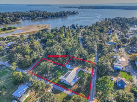 Photo of 120 Harbor Light Drive, Livingston, TX 77351 (MLS # 40941799) Photo of 120 Harbor Light Drive, Livingston, TX 77351 (MLS # 40941799)