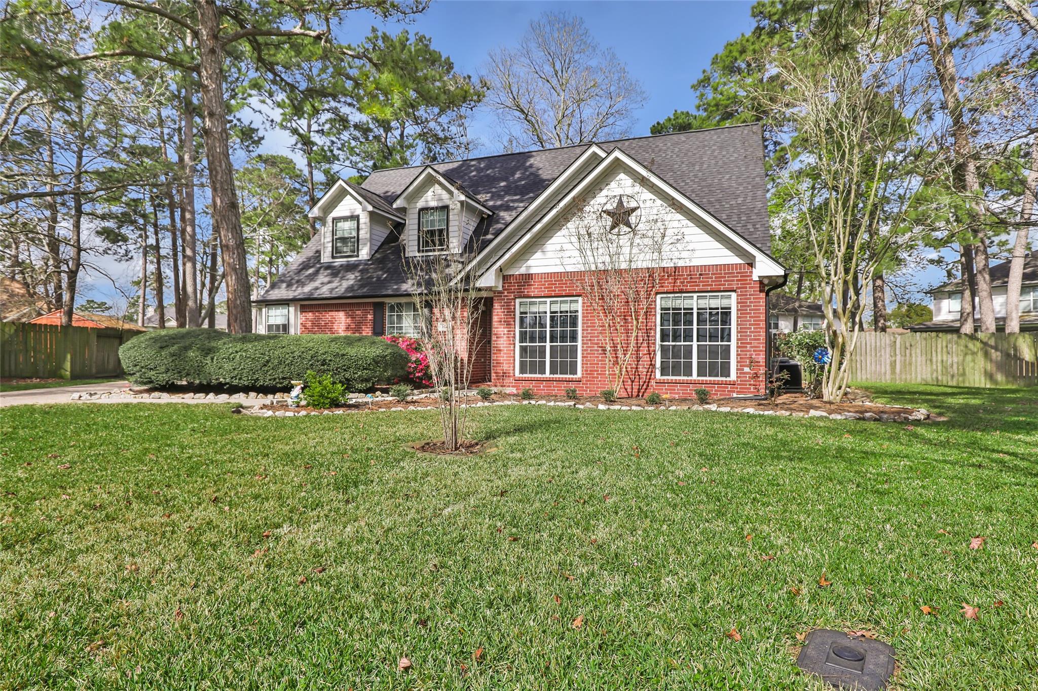 906 W Via Dora Court