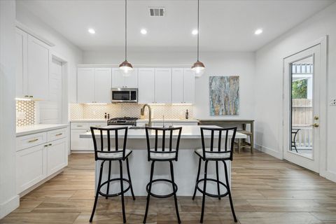 5021 Creekmont Drive Houston TX 77091