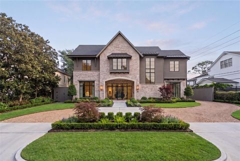 Photo of 827 Rocky River Road, Houston, TX 77056 (MLS # 20111680)