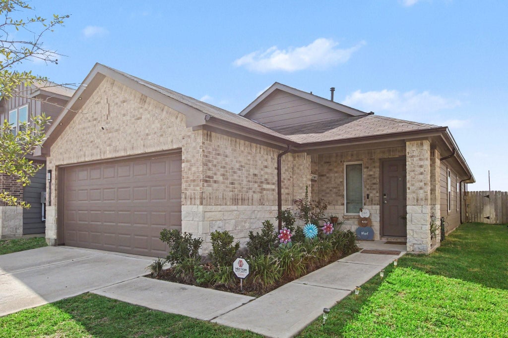 Photo of 1839 Laurel Valley Drive, Houston, TX 77014 (MLS # 14612937)