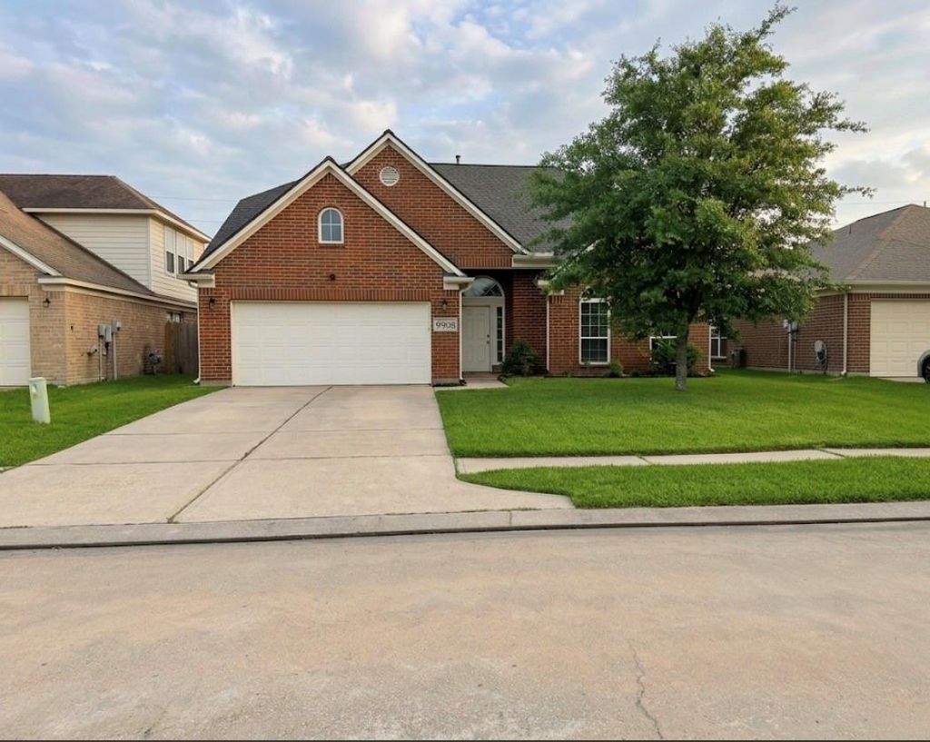 Photo of 9908 Climbing Tree ST, Conroe, TX 77385 (MLS # 48920273)