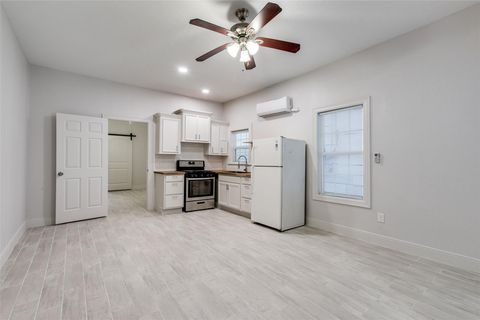 Photo of 7133 Avenue C, Houston, TX 77011 (MLS # 71344350)