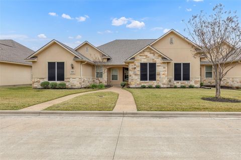 Townhouse For Sale - 3810 Blackhawk Lane<br/> College Station, TX 77845