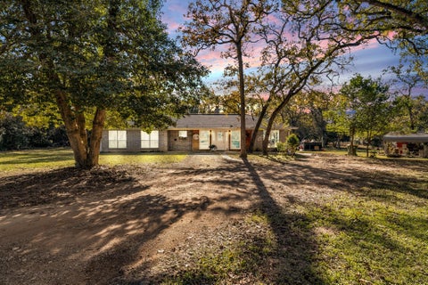 Homes For Sale - 6 W Trail Lane<br/> Hilltop Lakes, TX 77871