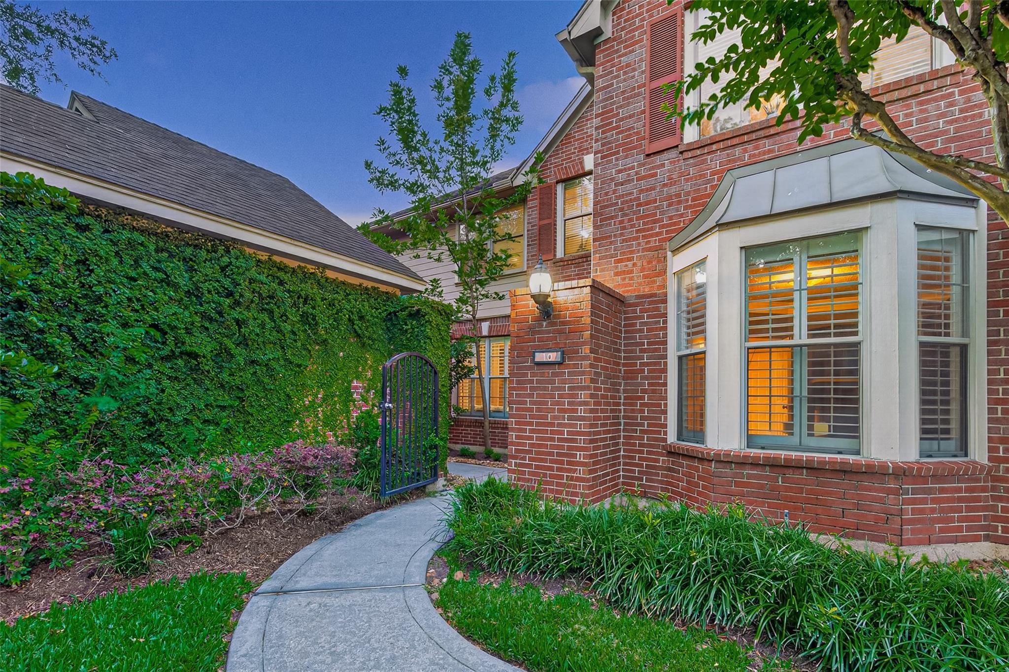 10 Mirror Ridge Drive