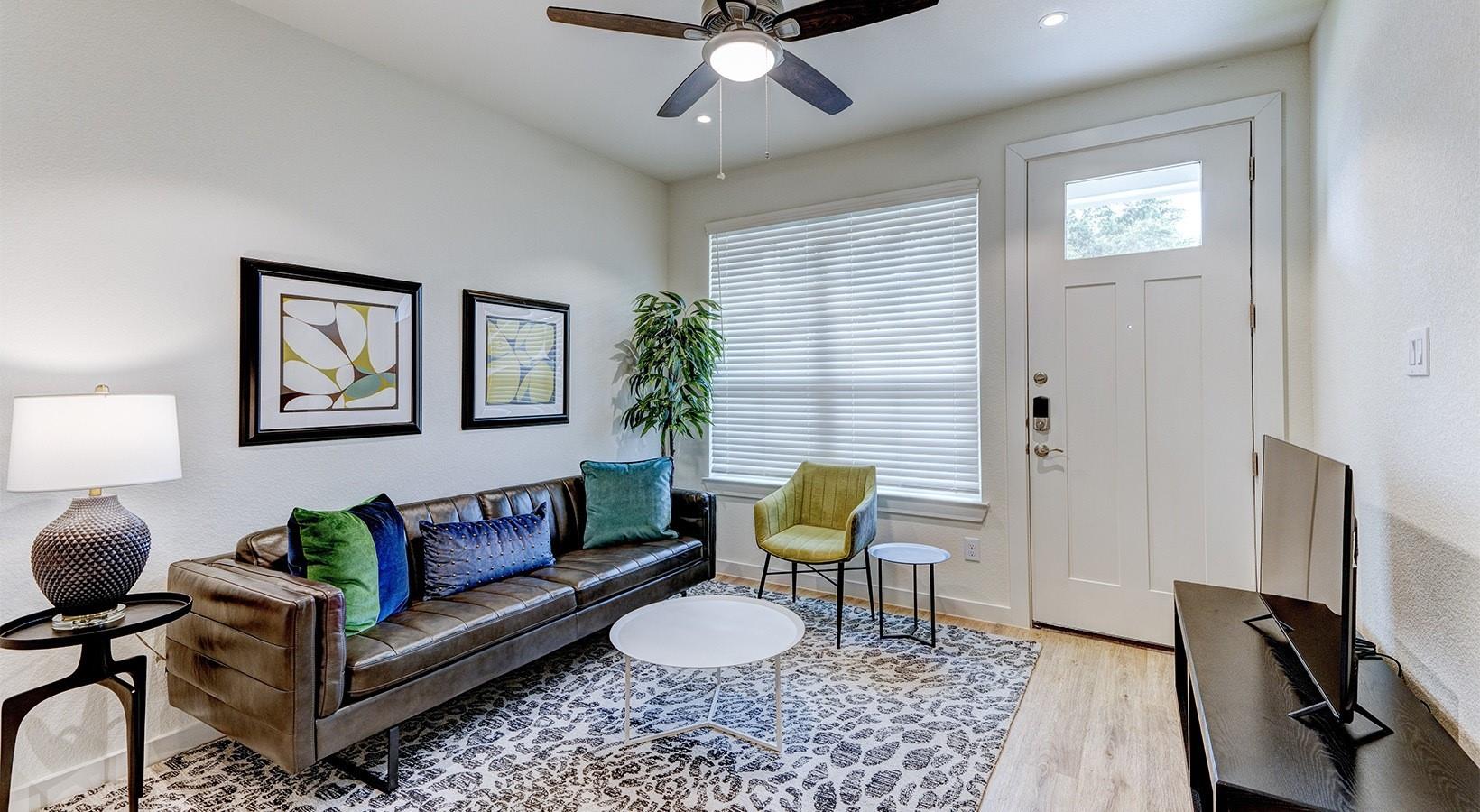 637 Canvas Ave