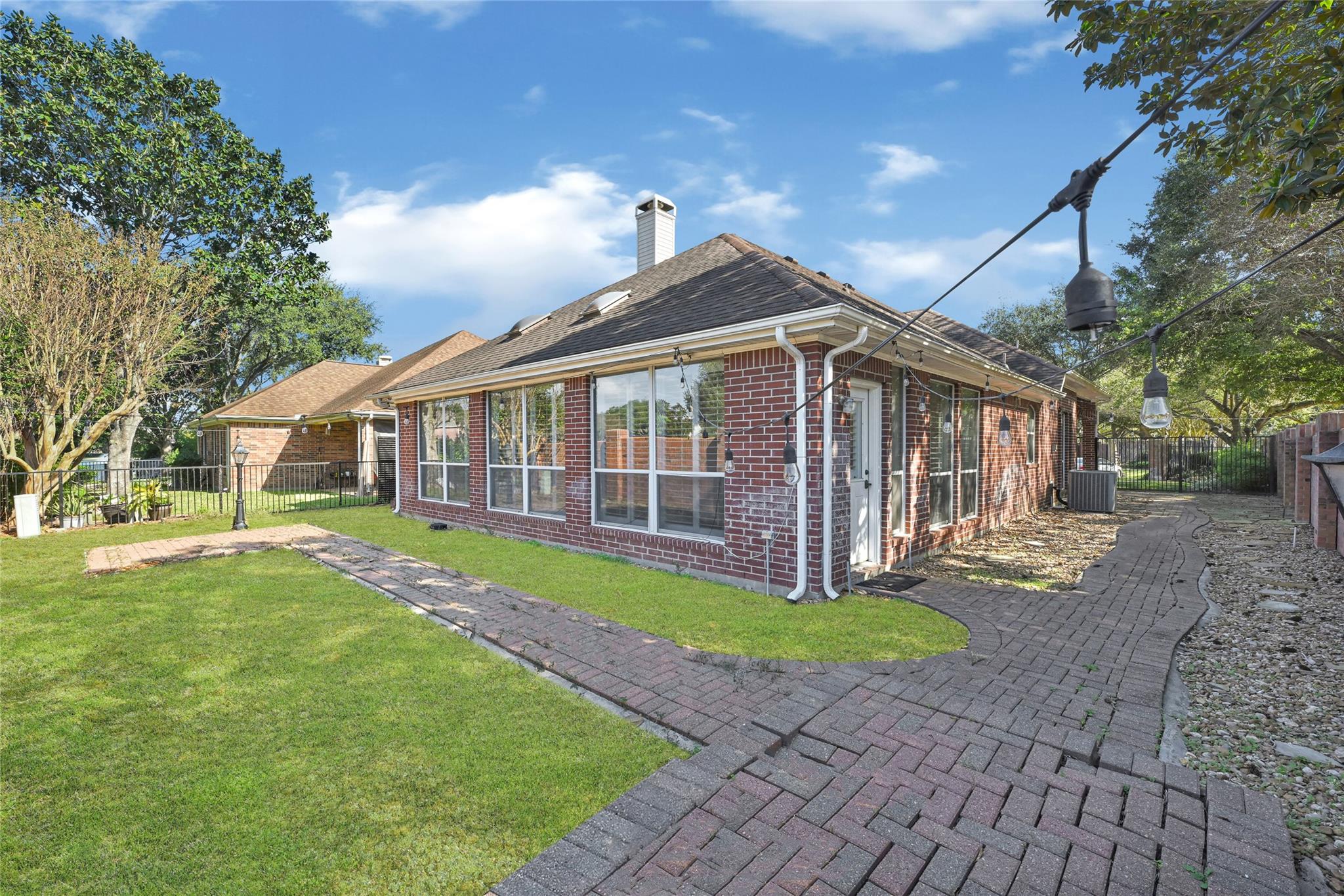 6403 Parkriver Crossing