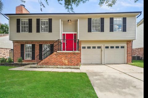 Photo of 5418 Rock Springs Drive, La Porte, TX 77571 (MLS # 34302057)