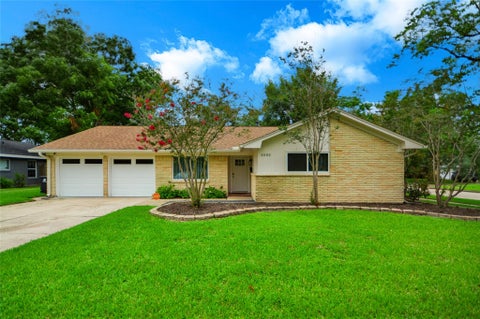 Photo of 5502 Effingham Drive, Houston, TX 77035 (MLS # 9741747)