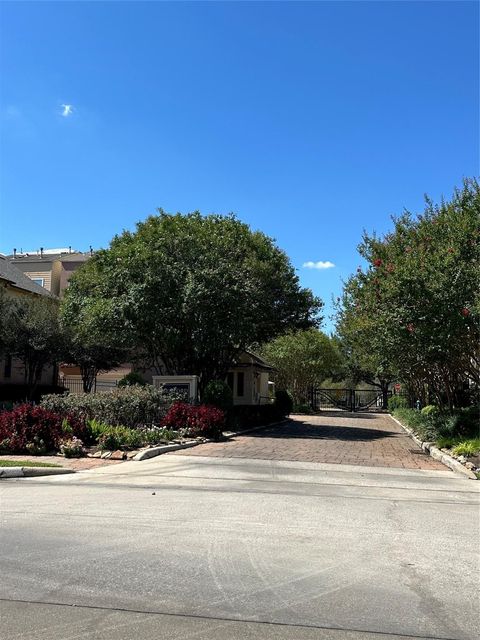 Photo of 9114 Harbor Hills Drive, Houston, TX 77054 (MLS # 58951709)