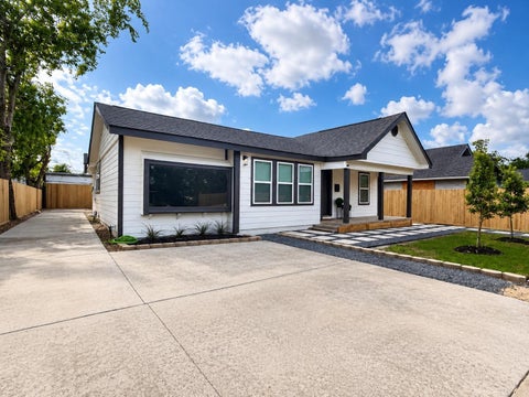 Photo of 3614 Billingsley Street, Houston, TX 77009 (MLS # 32493785)