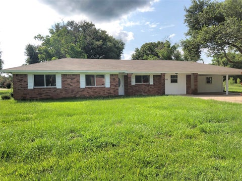 Photo of 120 Shanklin Road, Angleton, TX 77515 (MLS # 62414197)