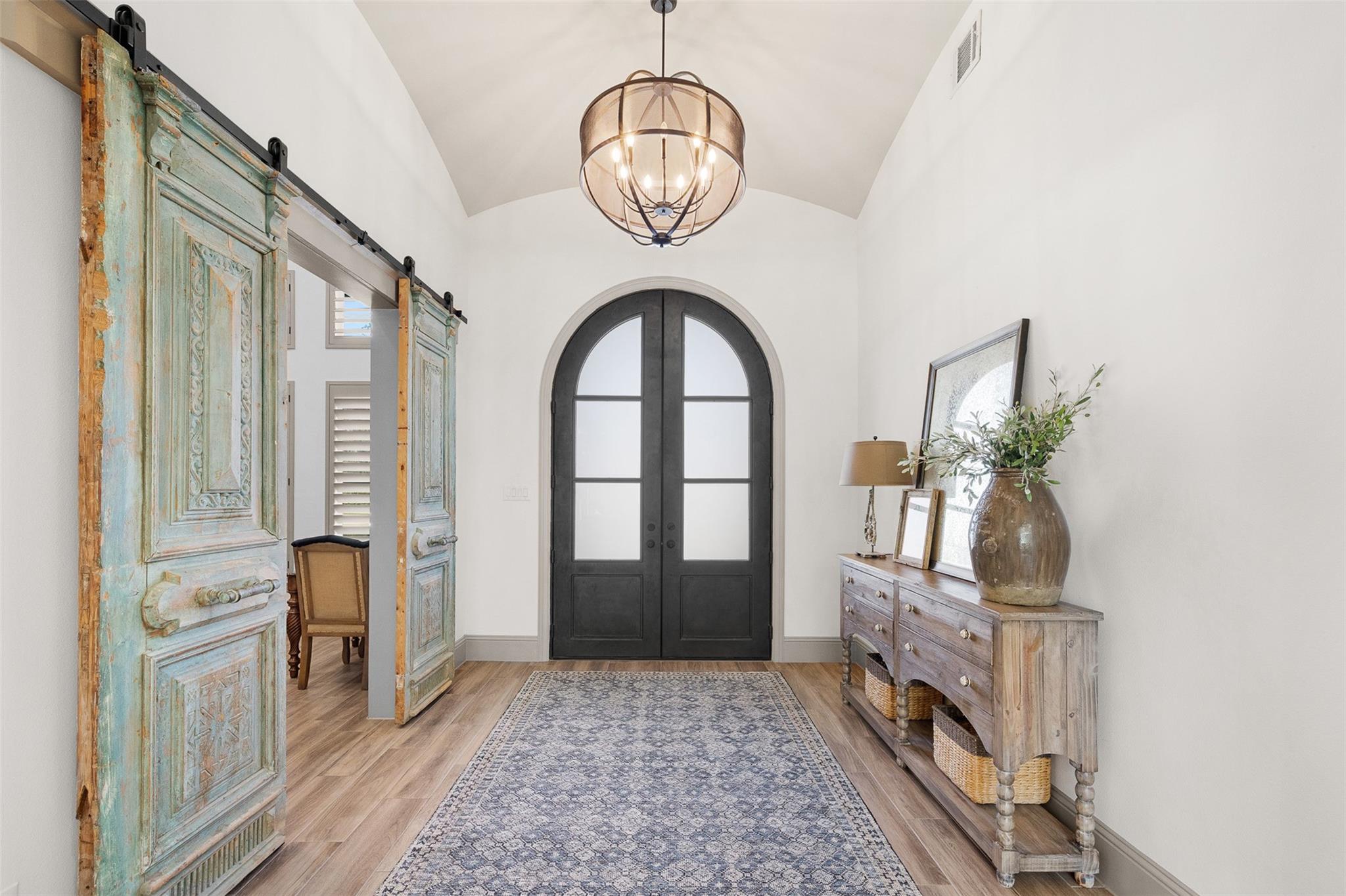 8603 Woods Hollow Trail