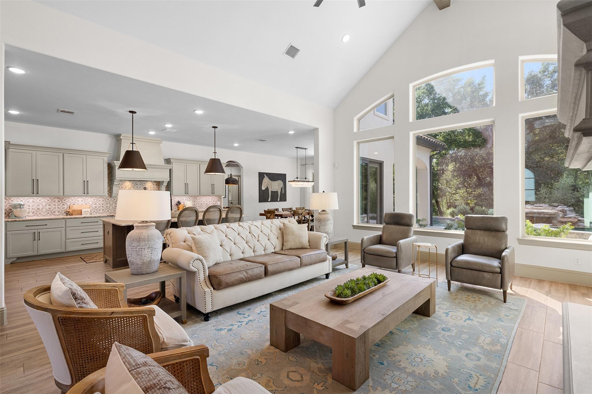 8603 Woods Hollow Trail