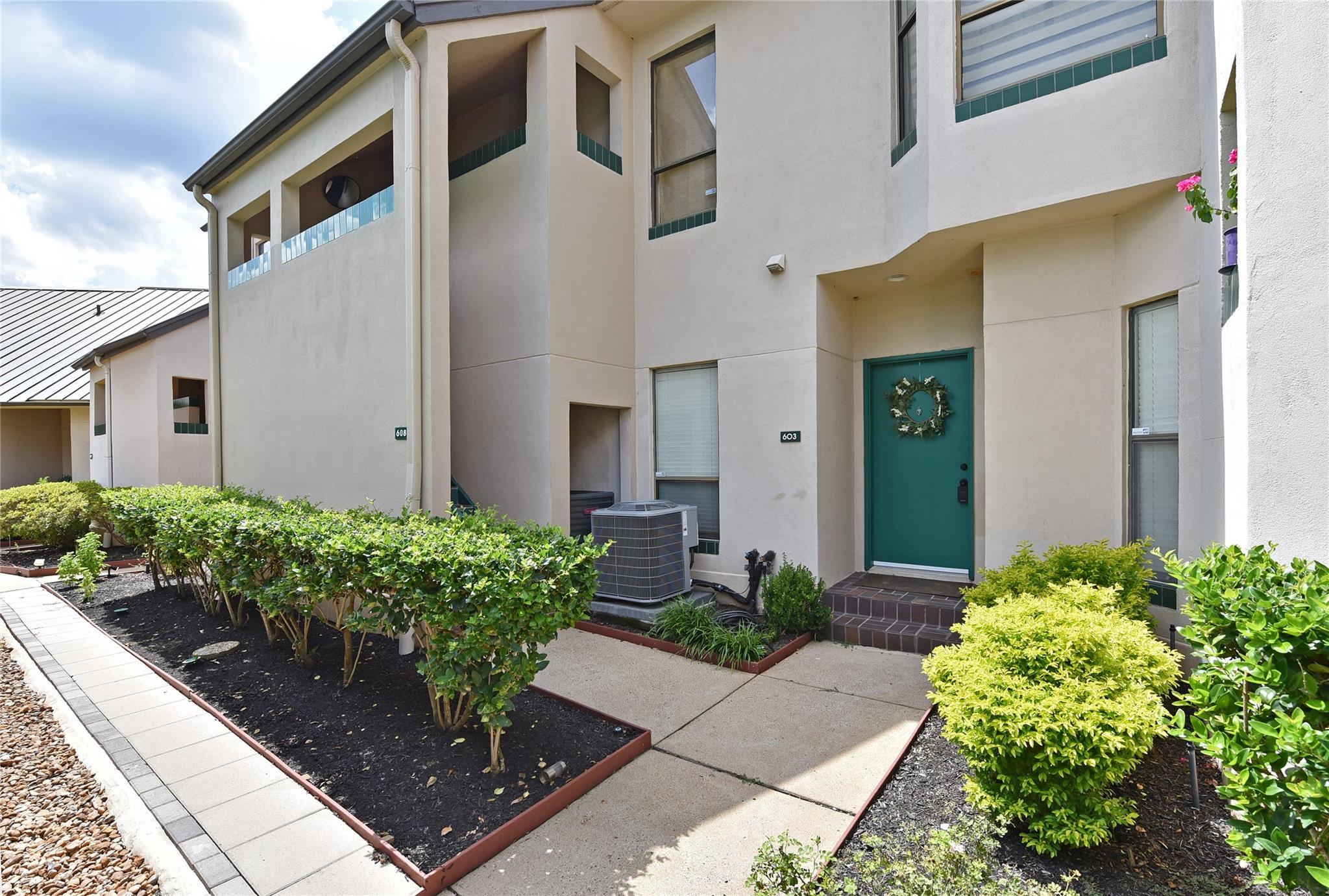 4144 Greystone Way 608