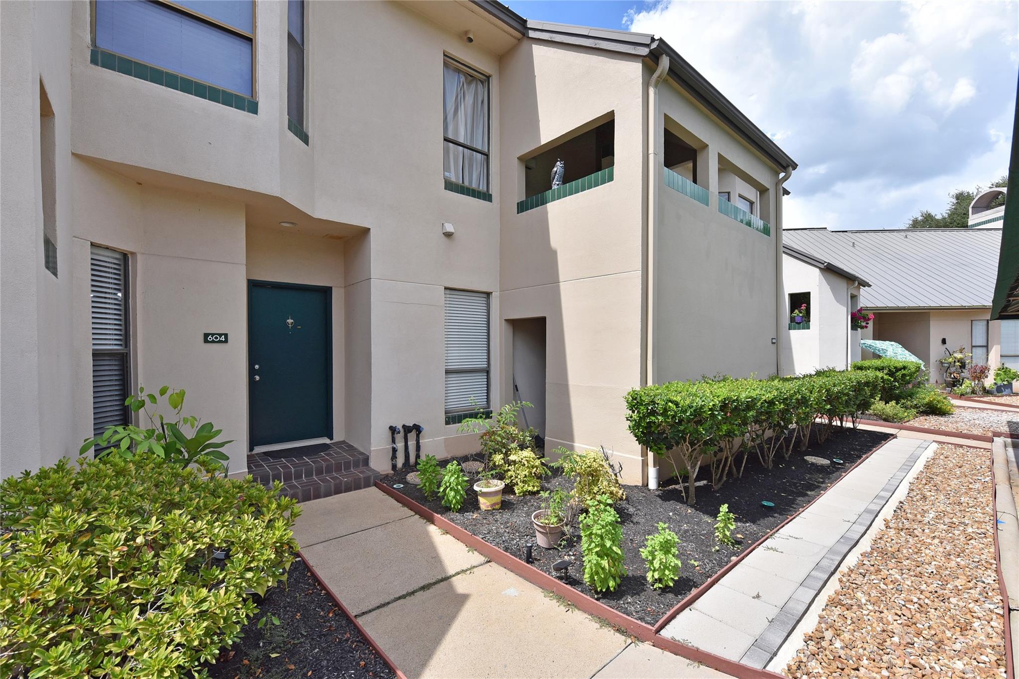 4144 Greystone Way 608